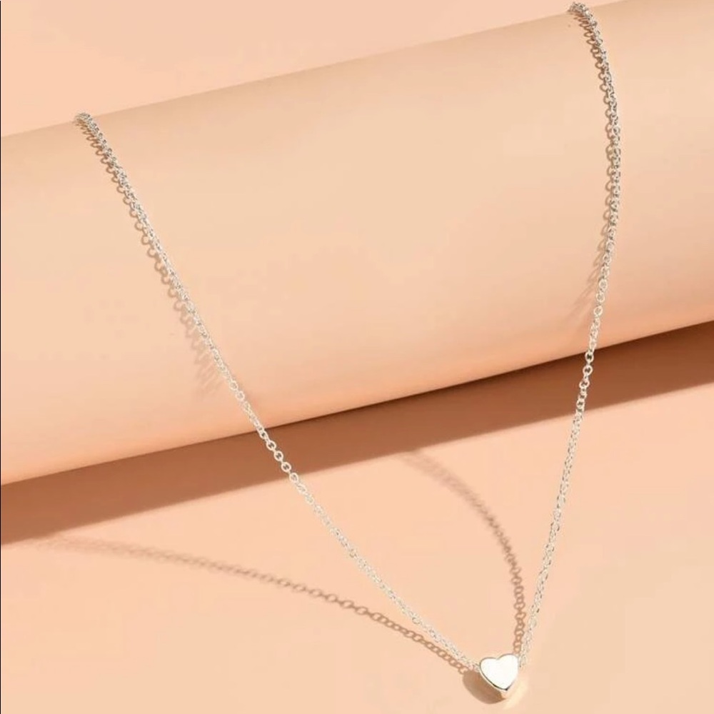 dainty silver heart decor necklace - Picture 3 of 4